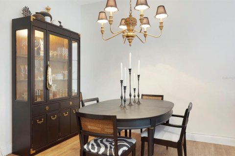 Townhouse in Saint Petersburg, Florida 3 bedrooms, 124.77 sq.m. № 1919281 - photo 15