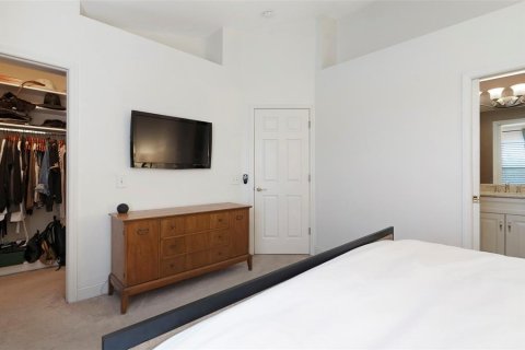 Townhouse in Saint Petersburg, Florida 3 bedrooms, 124.77 sq.m. № 1919281 - photo 28