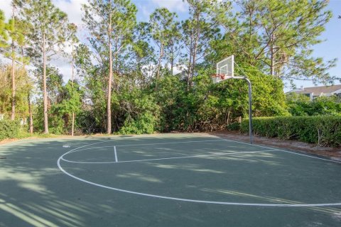 Townhouse in Saint Petersburg, Florida 3 bedrooms, 124.77 sq.m. № 1919281 - photo 7