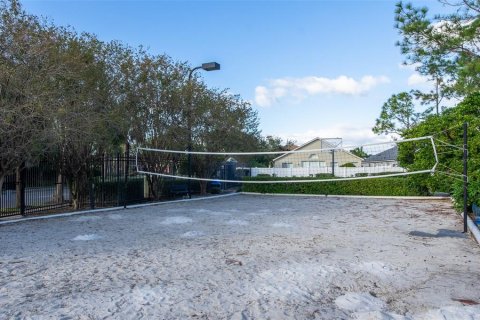 Townhouse in Saint Petersburg, Florida 3 bedrooms, 124.77 sq.m. № 1919281 - photo 8