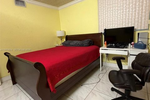 Condo in Hialeah Gardens, Florida, 2 bedrooms  № 2031151 - photo 17