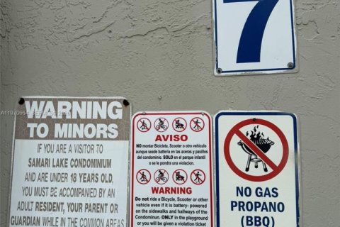 Condo in Hialeah Gardens, Florida, 2 bedrooms  № 2031151 - photo 3