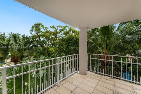 Condominio en venta en Miami, Florida, 1 dormitorio, 111.48 m2 № 2008259 - foto 23