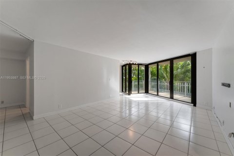 Condominio en Miami, Florida, 1 dormitorio  № 2008259