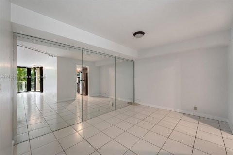 Condominio en venta en Miami, Florida, 1 dormitorio, 111.48 m2 № 2008259 - foto 9