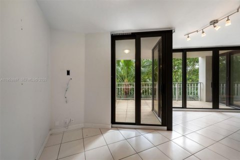 Condominio en venta en Miami, Florida, 1 dormitorio, 111.48 m2 № 2008259 - foto 13