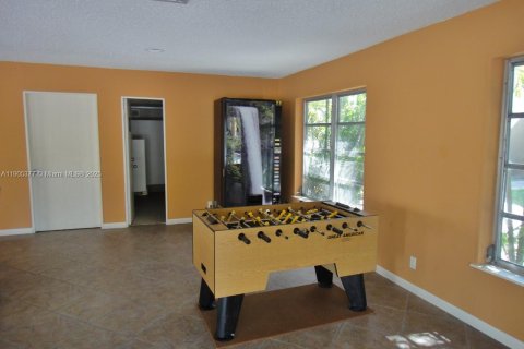 Снять в аренду кондоминиум в Уилтон-Мэнорс, Флорида 1 спальня, 69.68м2, № 1956153 - фото 27