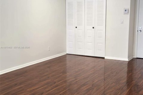 Снять в аренду кондоминиум в Майами, Флорида 1 спальня, 63.36м2, № 2046052 - фото 8