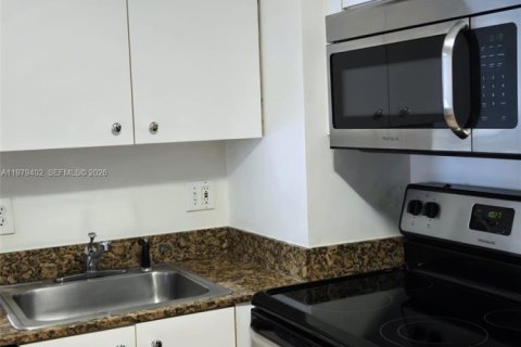 Снять в аренду кондоминиум в Майами, Флорида 1 спальня, 63.36м2, № 2046052 - фото 4