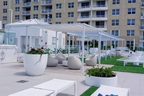 Снять в аренду кондоминиум в Майами, Флорида 1 спальня, 63.36м2, № 2046052 - фото 26