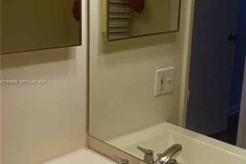 Снять в аренду кондоминиум в Майами, Флорида 1 спальня, 63.36м2, № 2046052 - фото 13