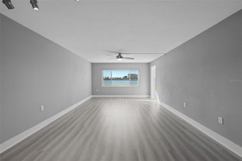 Copropriété à vendre à Saint Petersburg, Floride: 2 chambres, 97.55 m2 № 2102695 - photo 12