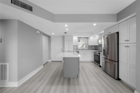 Copropriété à vendre à Saint Petersburg, Floride: 2 chambres, 97.55 m2 № 2102695 - photo 9