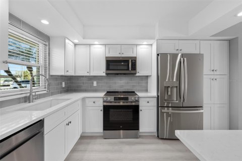 Copropriété à vendre à Saint Petersburg, Floride: 2 chambres, 97.55 m2 № 2102695 - photo 6