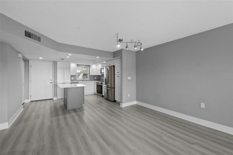 Copropriété à vendre à Saint Petersburg, Floride: 2 chambres, 97.55 m2 № 2102695 - photo 10