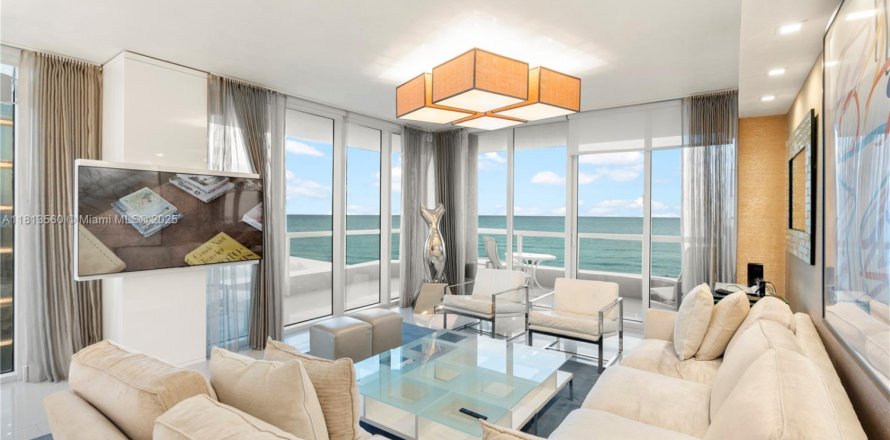 Condo à Sunny Isles Beach, Floride, 3 chambres № 1762446