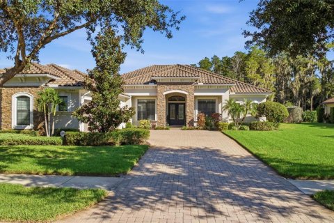 House in Lutz, Florida 5 bedrooms, 331.85 sq.m. № 2361591