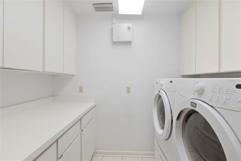 House in Arcadia, Florida 4 bedrooms, 379.88 sq.m. № 1900352 - photo 25