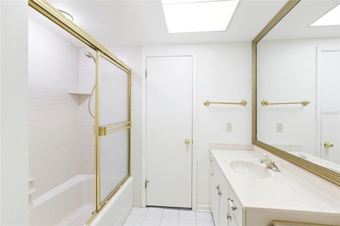 House in Arcadia, Florida 4 bedrooms, 379.88 sq.m. № 1900352 - photo 22