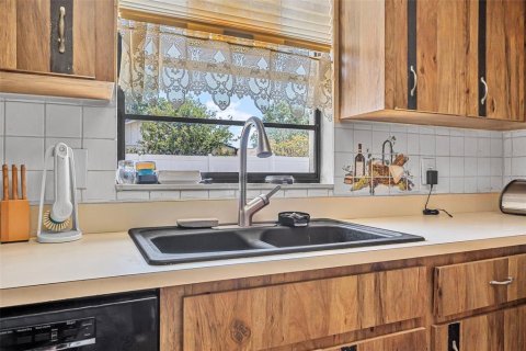 House in Edgewater, Florida 2 bedrooms, 116.31 sq.m. № 1719032 - photo 11