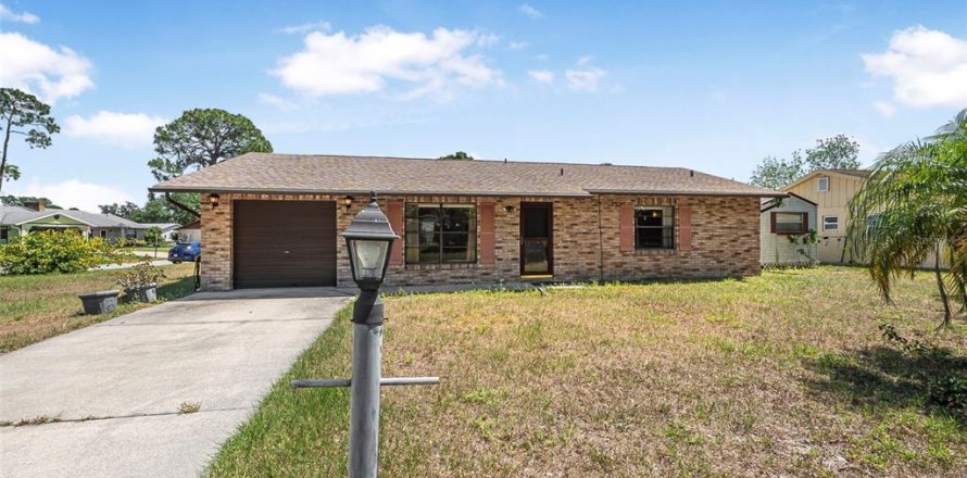 House in Edgewater, Florida 2 bedrooms, 116.31 sq.m. № 1719032