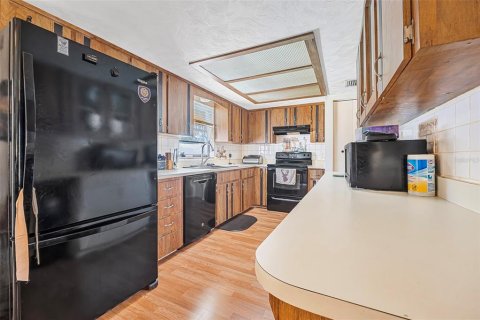 House in Edgewater, Florida 2 bedrooms, 116.31 sq.m. № 1719032 - photo 9