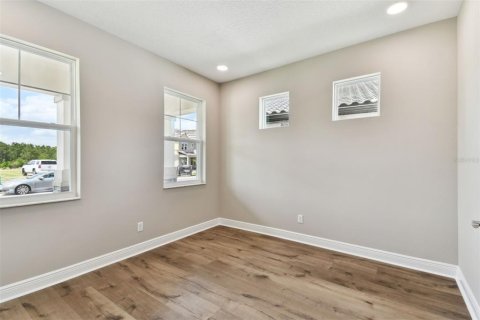 Casa en venta en Zephyrhills, Florida, 4 dormitorios, 263.38 m2 № 1559934 - foto 7