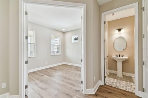 Casa en venta en Zephyrhills, Florida, 4 dormitorios, 263.38 m2 № 1559934 - foto 5