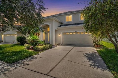House in Tampa, Florida 4 bedrooms, 265.05 sq.m. № 2320864