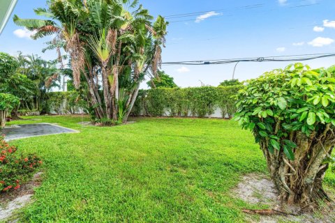 Condo in Delray Beach, Florida, 2 bedrooms  № 2251760 - photo 27