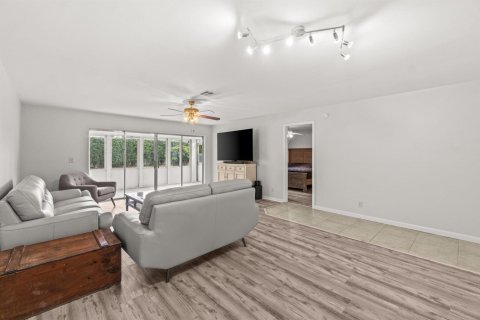 Condo in Delray Beach, Florida, 2 bedrooms  № 2251760 - photo 9