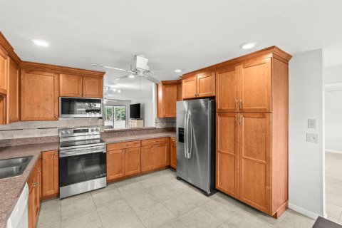 Condo in Delray Beach, Florida, 2 bedrooms  № 2251760 - photo 3