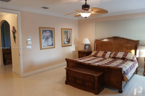 Villa ou maison à vendre à Miami, Floride: 4 chambres, 375.6 m2 № 1788523 - photo 24