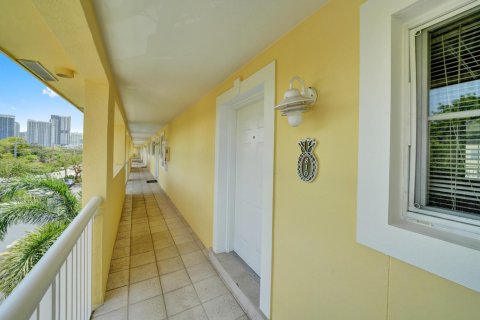 Condo in Fort Lauderdale, Florida, 2 bedrooms  № 2185473