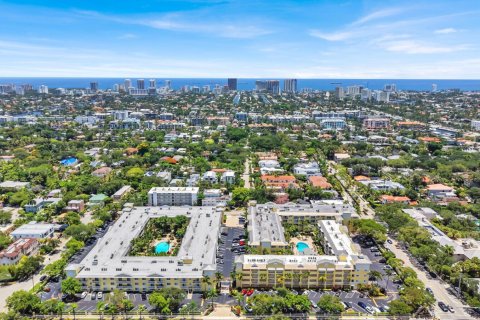 Copropriété à vendre à Fort Lauderdale, Floride: 2 chambres, 91.04 m2 № 2185473 - photo 29