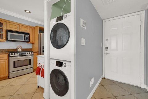 Copropriété à vendre à Fort Lauderdale, Floride: 2 chambres, 91.04 m2 № 2185473 - photo 12
