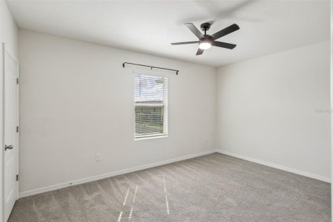 Townhouse in Howey-in-the-Hills, Florida 3 bedrooms, 155.43 sq.m. № 2378376 - photo 11