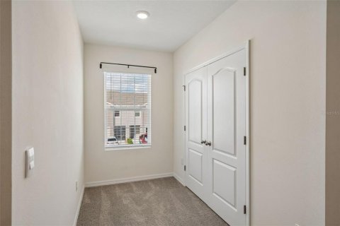 Townhouse in Howey-in-the-Hills, Florida 3 bedrooms, 155.43 sq.m. № 2378376 - photo 13