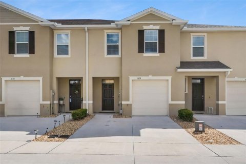 Townhouse in Howey-in-the-Hills, Florida 3 bedrooms, 155.43 sq.m. № 2378376