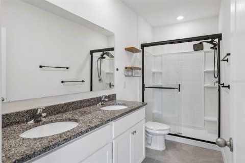 Townhouse in Howey-in-the-Hills, Florida 3 bedrooms, 155.43 sq.m. № 2378376 - photo 15
