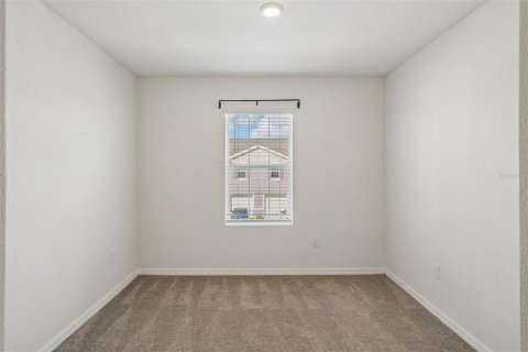 Townhouse in Howey-in-the-Hills, Florida 3 bedrooms, 155.43 sq.m. № 2378376 - photo 14