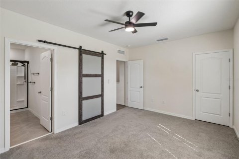 Townhouse in Howey-in-the-Hills, Florida 3 bedrooms, 155.43 sq.m. № 2378376 - photo 10