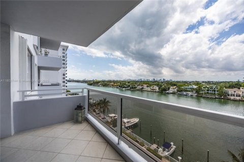 Condo in Miami Beach, Florida, 2 bedrooms  № 1741405 - photo 18