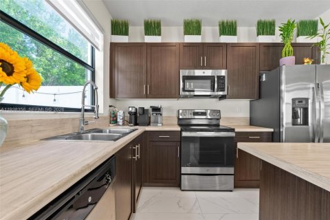 Купить виллу или дом в Хайалиа, Флорида 3 спальни, 123.75м2, № 1995989 - фото 18