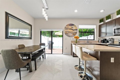 Купить виллу или дом в Хайалиа, Флорида 3 спальни, 123.75м2, № 1995989 - фото 13