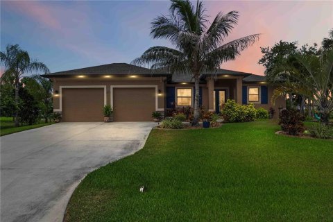 Villa ou maison à vendre à Rotonda, Floride: 3 chambres, 186.45 m2 № 2225311 - photo 2