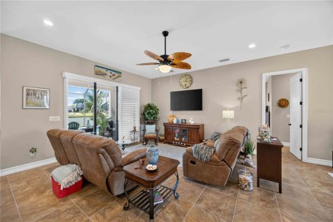Villa ou maison à vendre à Rotonda, Floride: 3 chambres, 186.45 m2 № 2225311 - photo 9