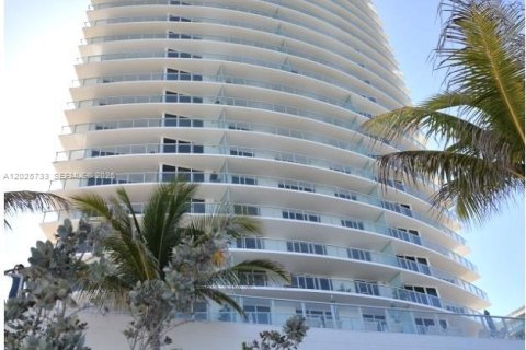Condo in Hollywood, Florida, 3 bedrooms № 2181034