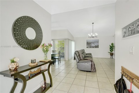 Купить виллу или дом в Хомстед, Флорида 4 спальни, 149.67м2, № 1991451 - фото 3