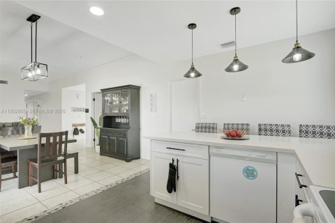 Купить виллу или дом в Хомстед, Флорида 4 спальни, 149.67м2, № 1991451 - фото 2